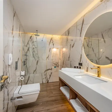 Hotel Absolute @ Elite Admiral Residences 4*