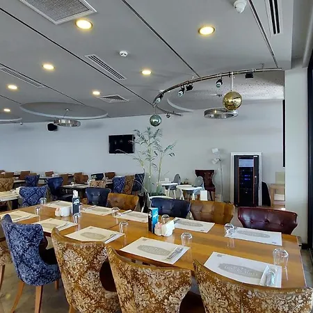 Hotel Absolute @ Elite Admiral Residences 4*