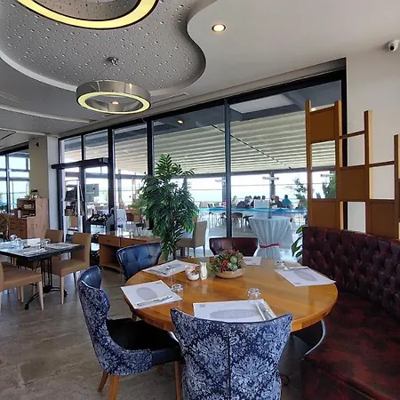 Hotel Absolute @ Elite Admiral Residences Konaklı